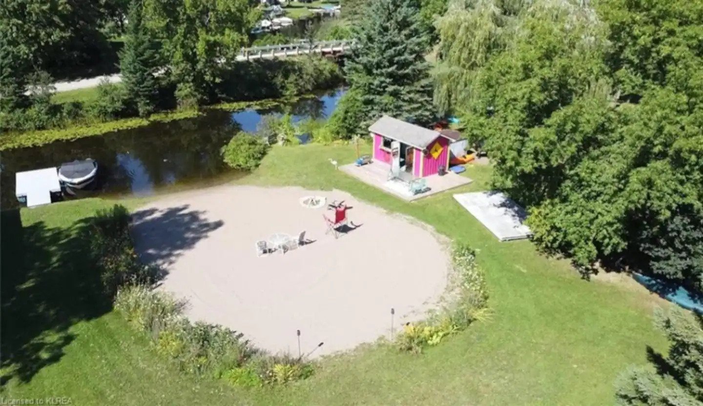Waterfront & Private Beach – Bobcaygeon, Kawarthas